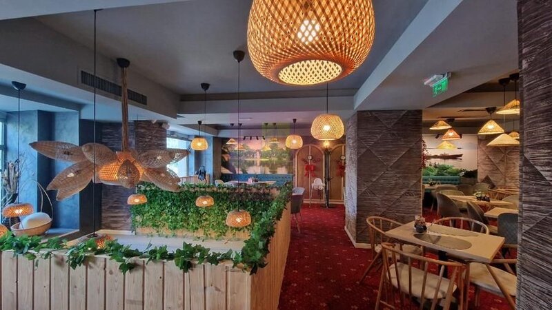 Inchiriere  spatiu comercial stradal blv Decebal